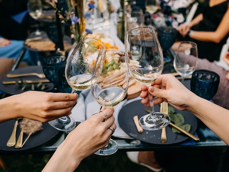 Eequipe de nettoyage apr&egrave;s f&ecirc;te